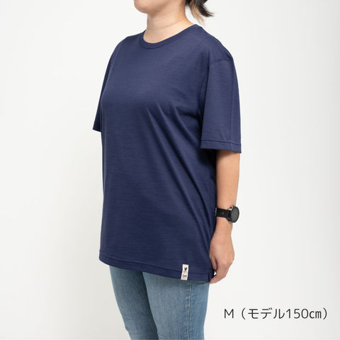 ［SN］×『山と食欲と私』高機能メリノウール50Tシャツ～AYUSORA～（夜想ネイビー）