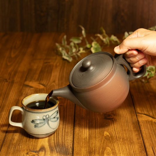 【693】お手入れがラクな常滑焼コーヒー急須(日・富仙窯)(週刊新潮紹介)