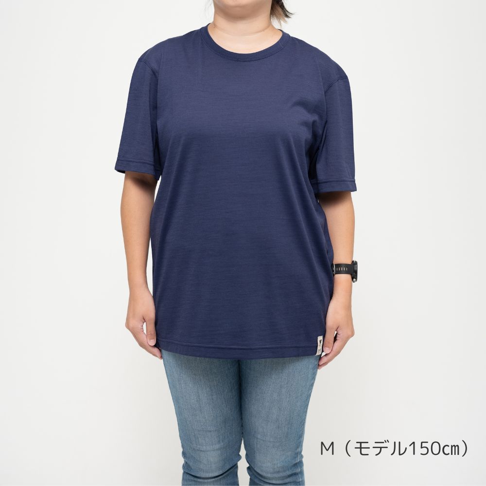 ［SN］×『山と食欲と私』高機能メリノウール50Tシャツ～AYUSORA～（夜想ネイビー）