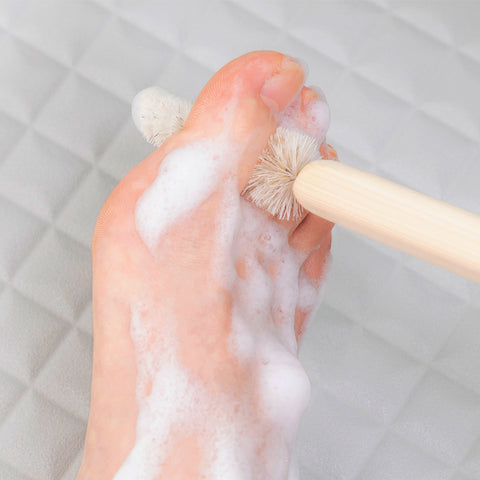 足指洗うブラシ(日・クロスブリード)（週刊新潮DM紹介）